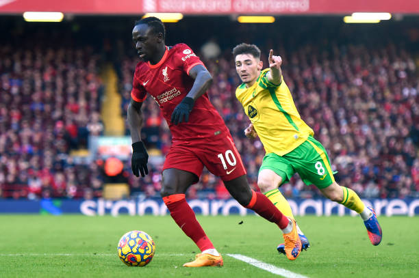 以微弱优势 以微弱优势